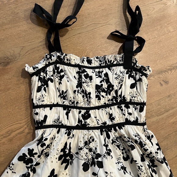 En Saison Monochrome Floral Dress - Picture 2 of 6